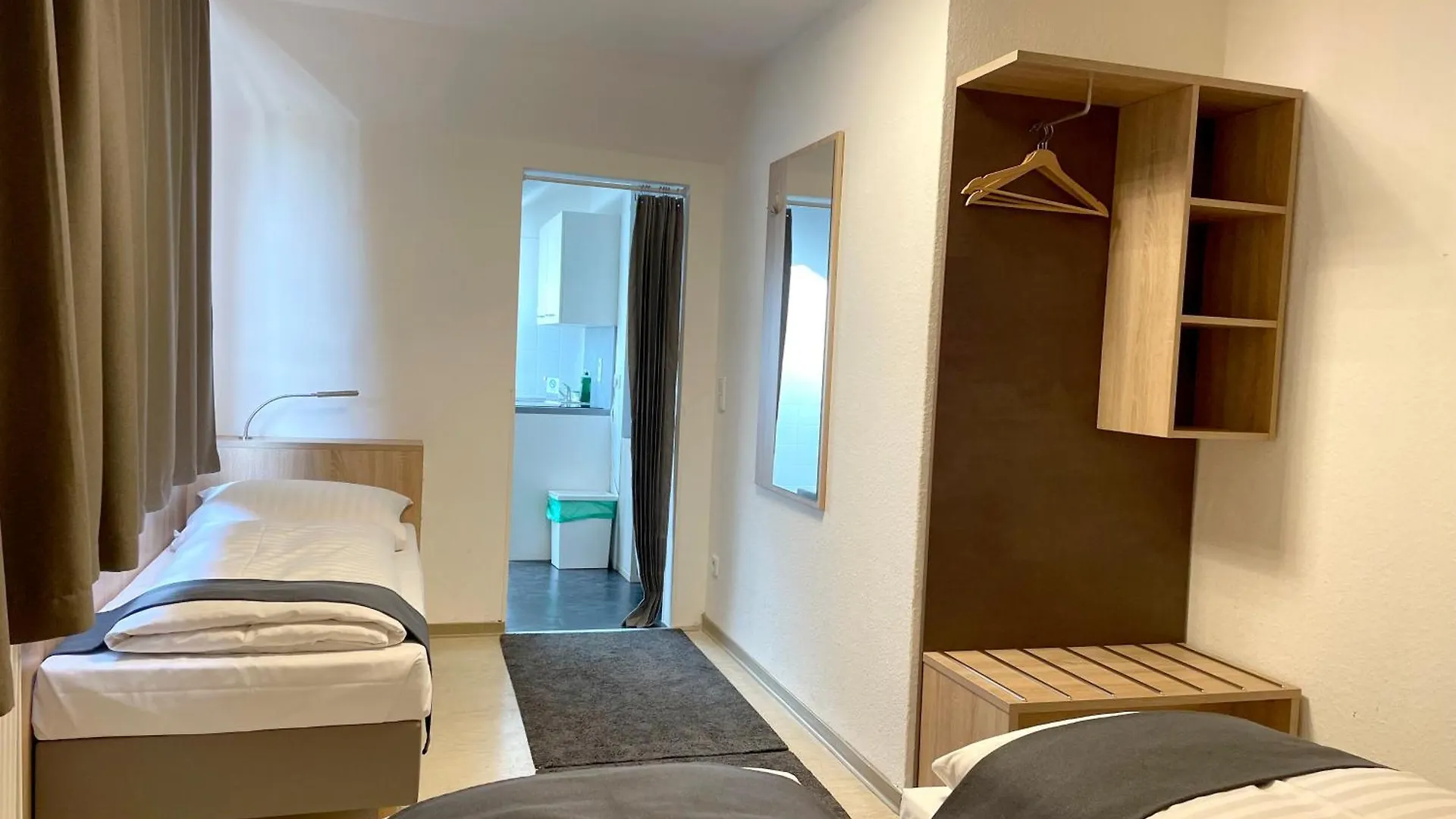Hana Aparthotel Barsbuttel 2*,