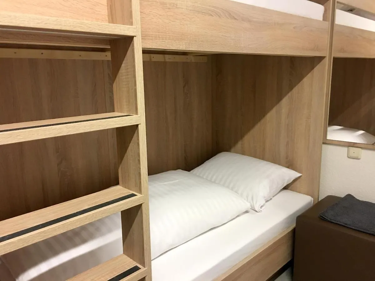 Barsbuttel Hana Aparthotel 2*,